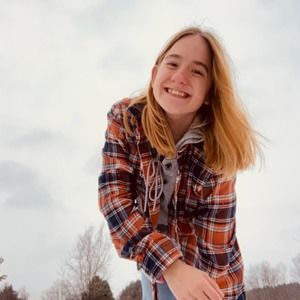 Meet your Posher, Chloe